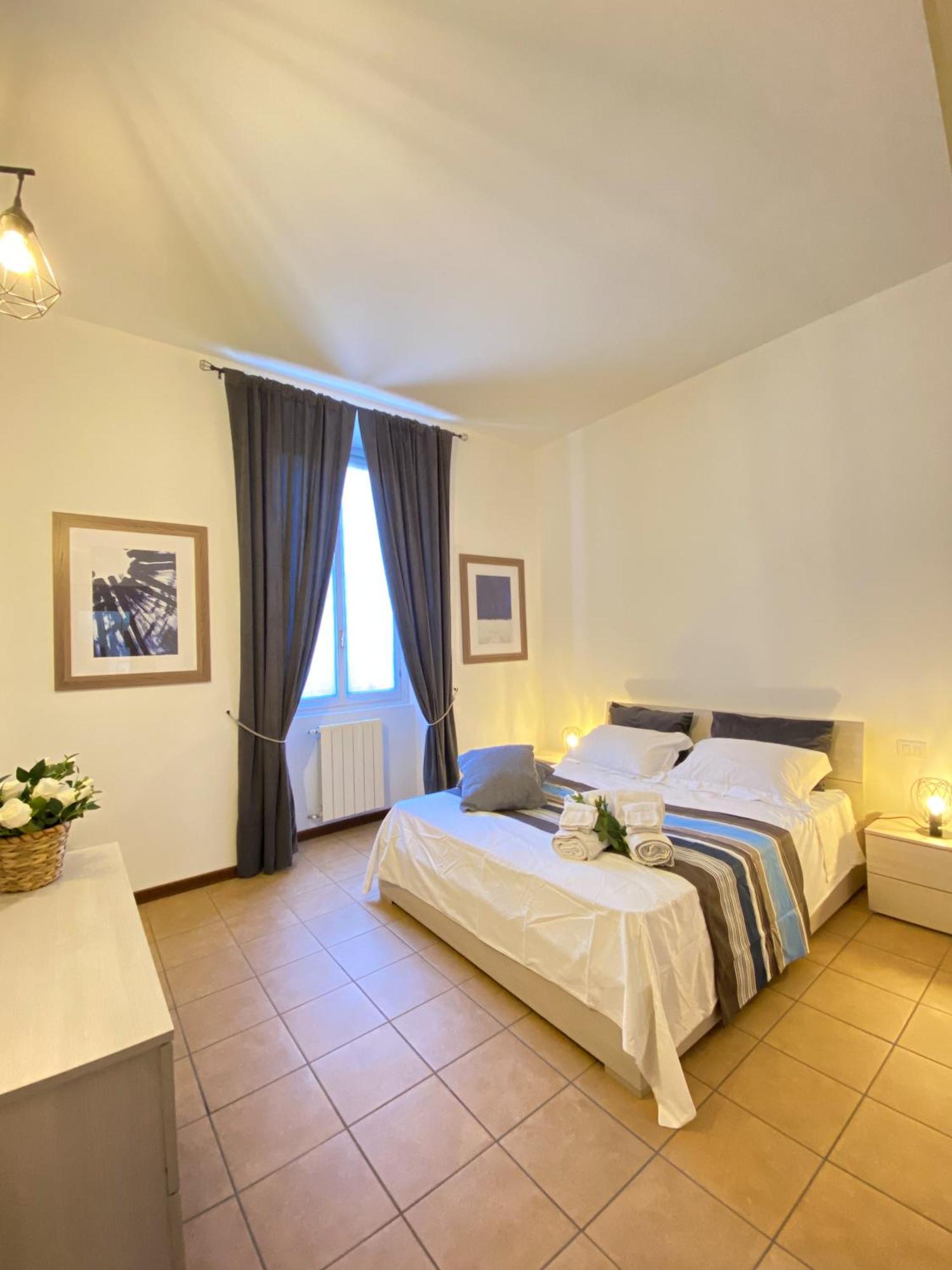 Appartement La Ringhiera Fiorita - 101 - 1 Min Centro Storico à Monza Extérieur photo