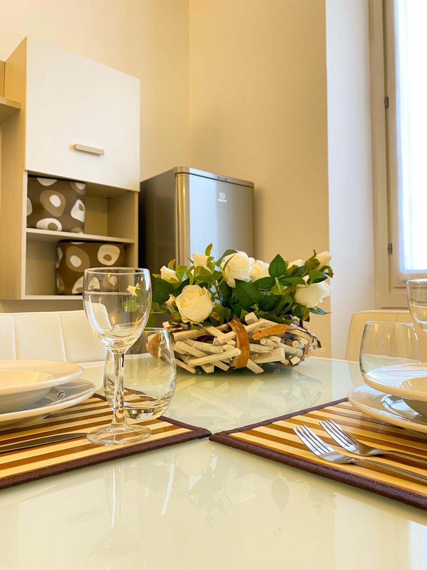 Appartement La Ringhiera Fiorita - 101 - 1 Min Centro Storico à Monza Extérieur photo